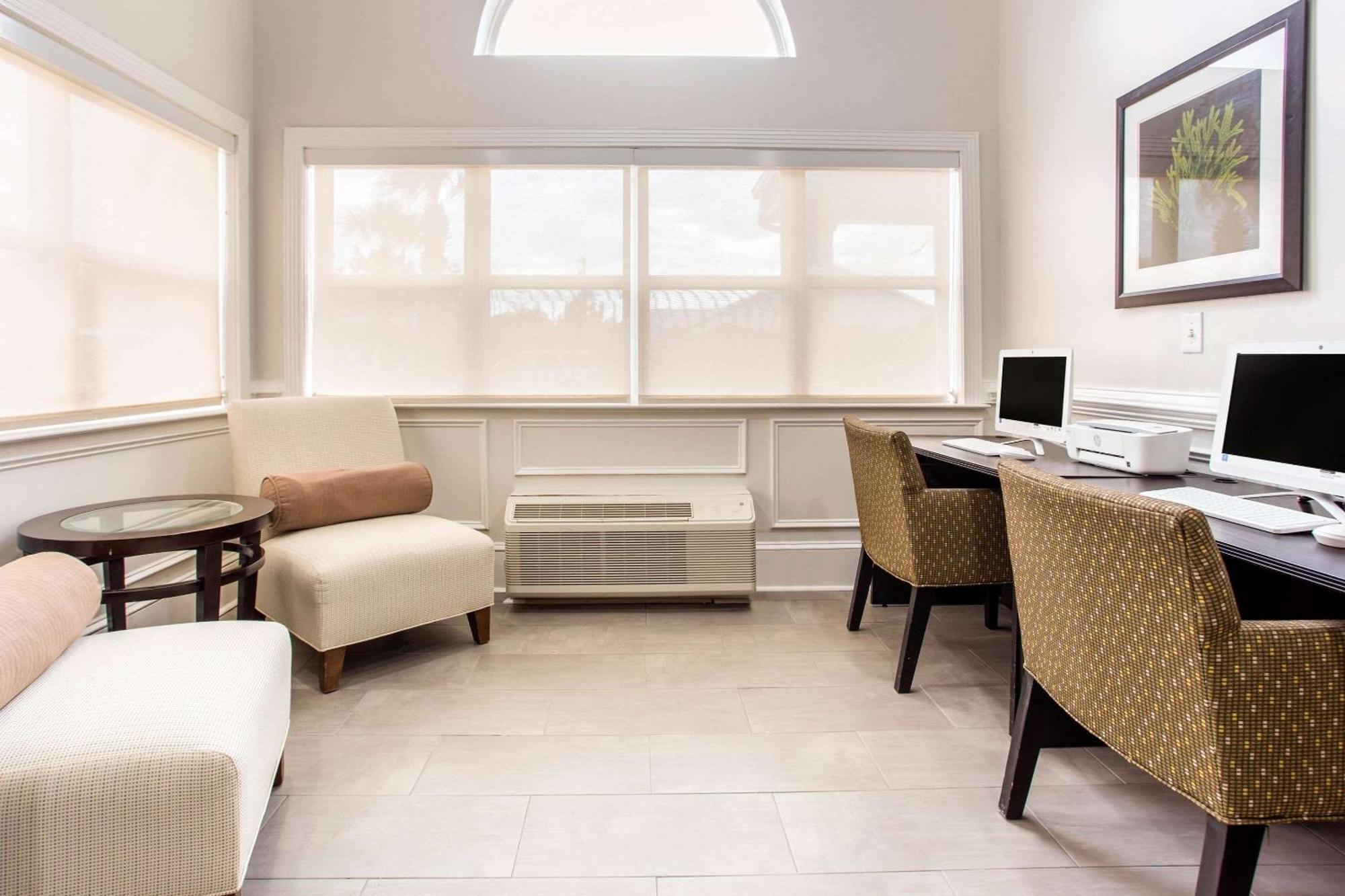 Quality Inn & Suites Myrtle Beach Near Outlets Экстерьер фото