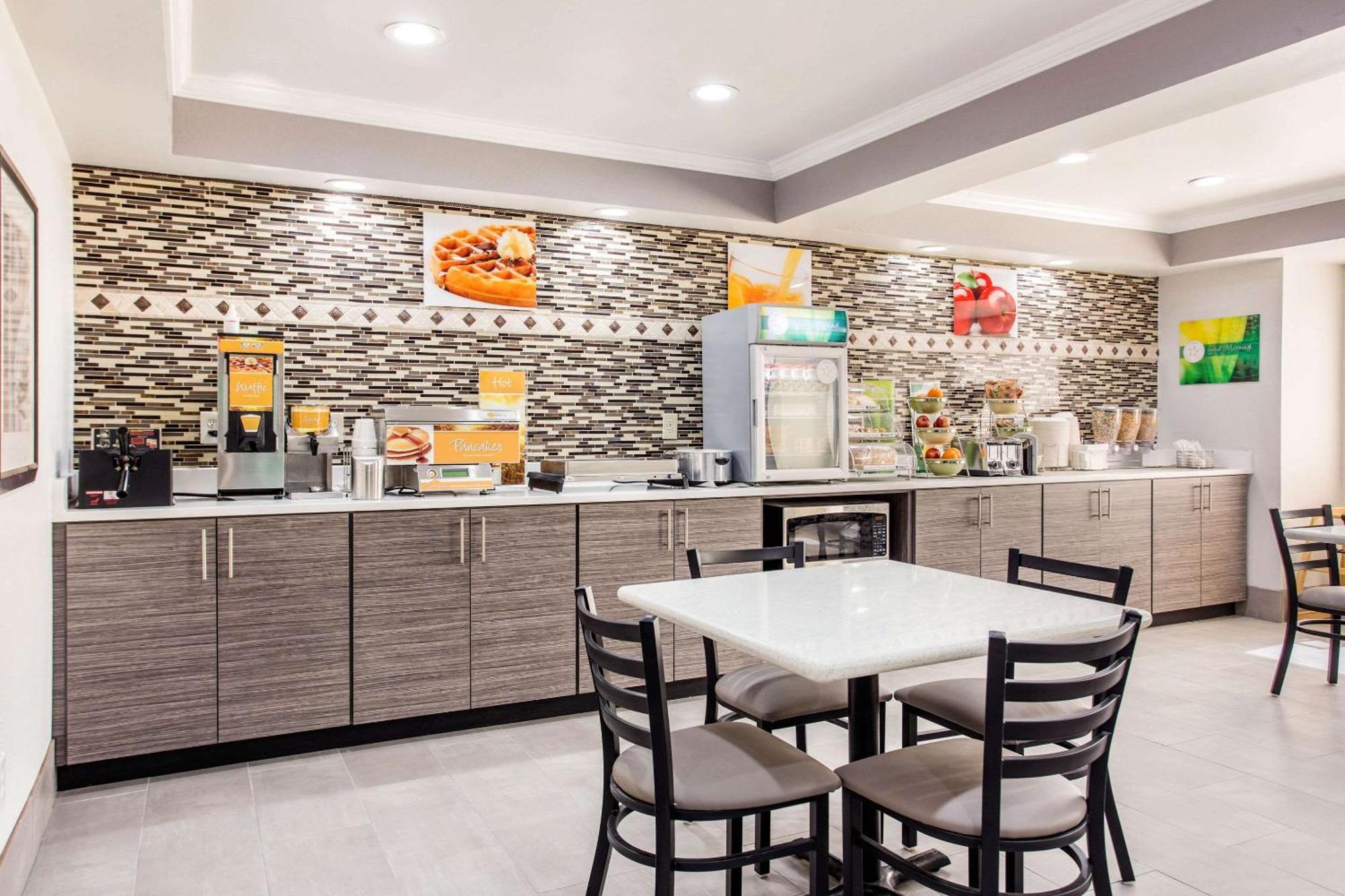 Quality Inn & Suites Myrtle Beach Near Outlets Экстерьер фото