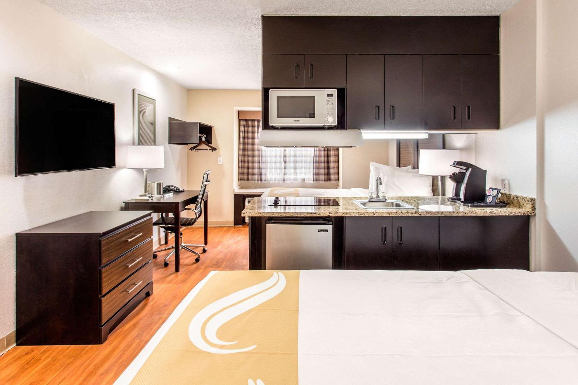 Quality Inn & Suites Myrtle Beach Near Outlets Экстерьер фото