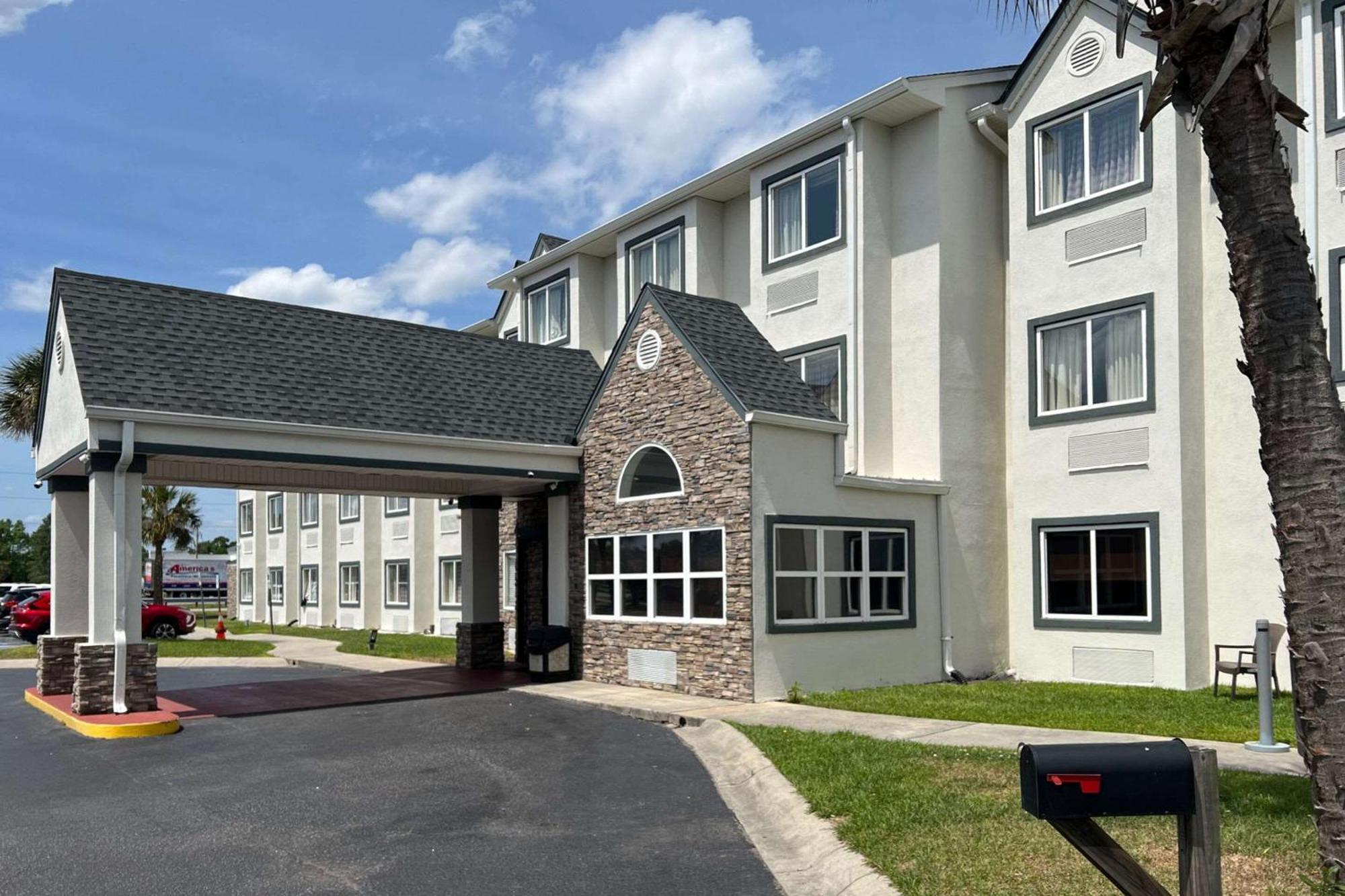 Quality Inn & Suites Myrtle Beach Near Outlets Экстерьер фото