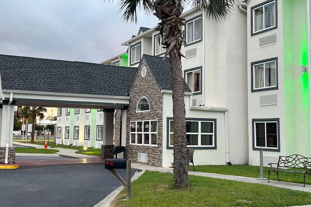 Quality Inn & Suites Myrtle Beach Near Outlets Экстерьер фото