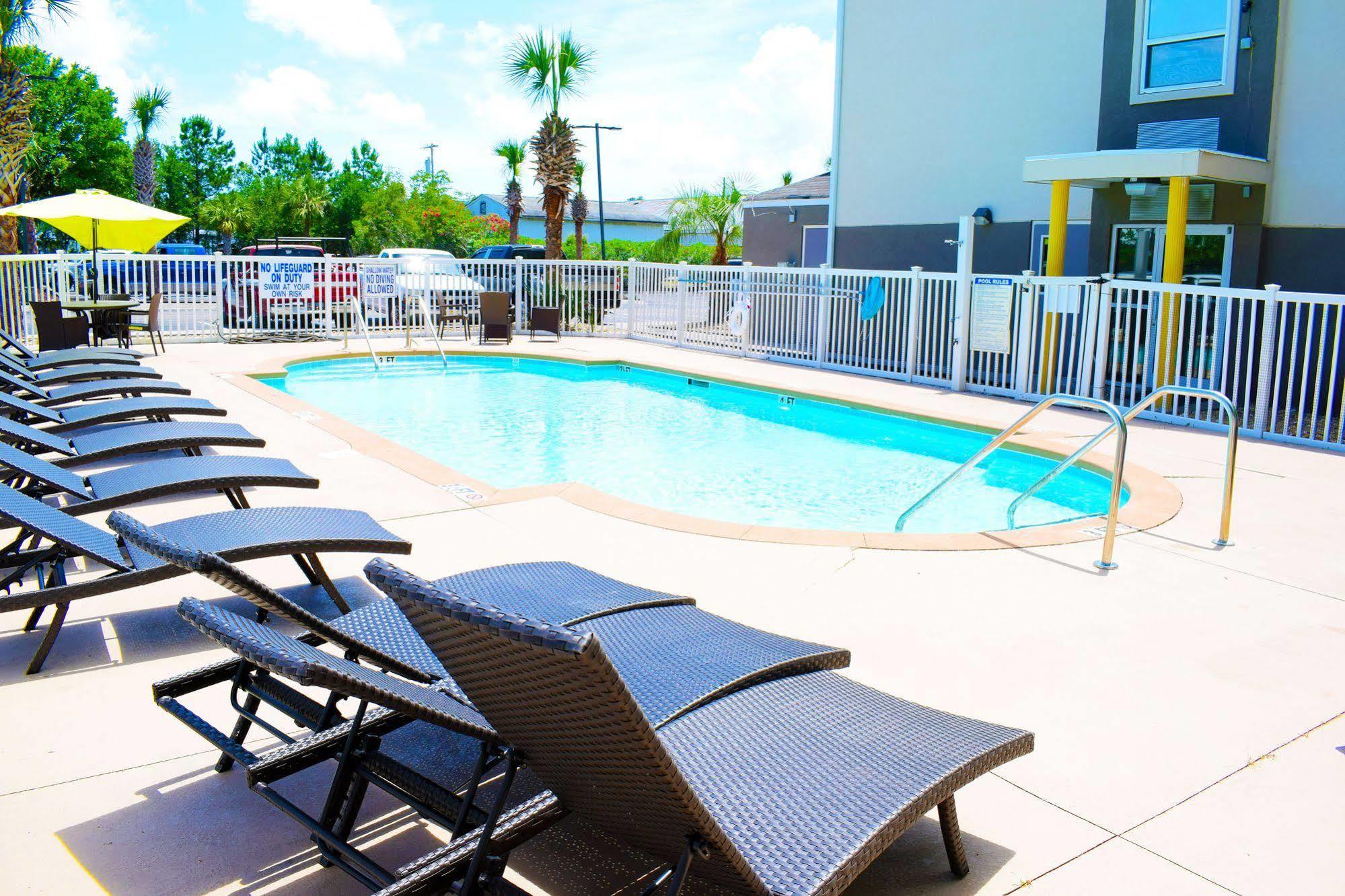Quality Inn & Suites Myrtle Beach Near Outlets Экстерьер фото